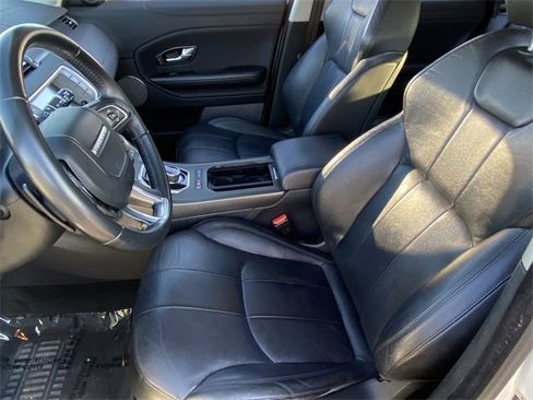 Used 2019 Land Rover Range Rover Evoque SE image 6