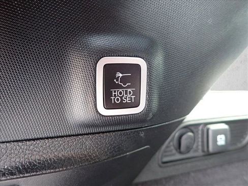 Used 2023 Jeep Grand Cherokee Overland w/ Advanced Protech Group III image 8