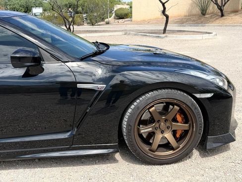 Used 2020 Nissan GT-R Premium w/ Premium Interior Package AWD/4WD image 7