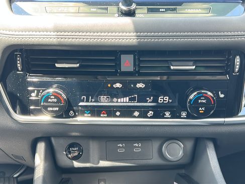 Used 2025 Nissan Rogue SL w/ Tech Package AWD/4WD image 22