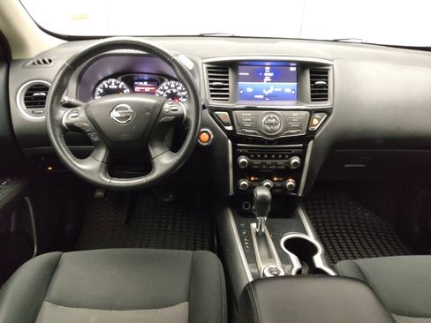 Used 2019 Nissan Pathfinder SV image 22