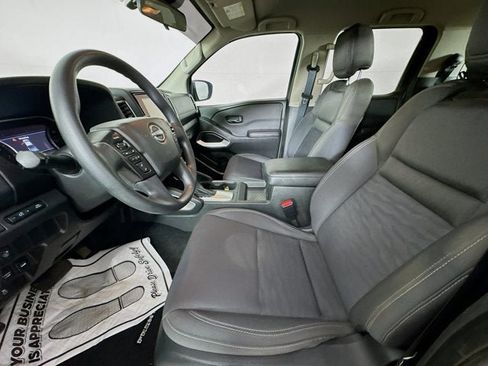 Used 2024 Nissan Frontier SV w/ Technology Package AWD/4WD image 19