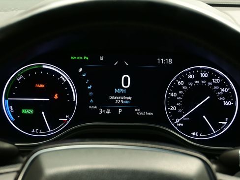 Used 2021 Toyota Avalon Limited image 26