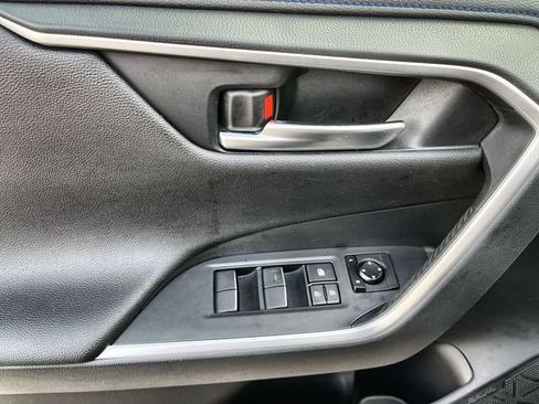 Used 2021 Toyota RAV4 XSE image 17
