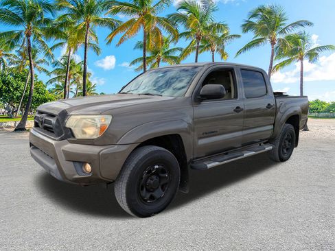 Used 2015 Toyota Tacoma PreRunner w/ SR5 Package image 7