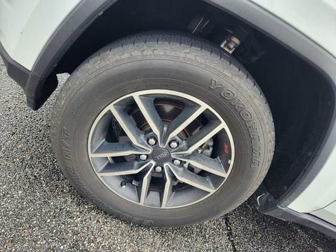 Used 2019 Jeep Grand Cherokee Trailhawk AWD/4WD image 25