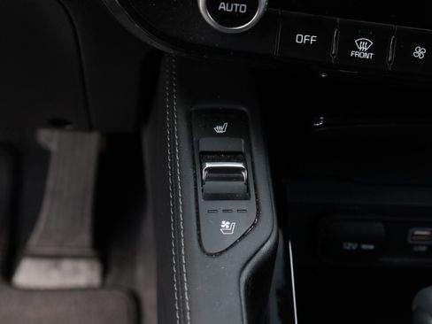 Used 2025 Kia Telluride EX image 13