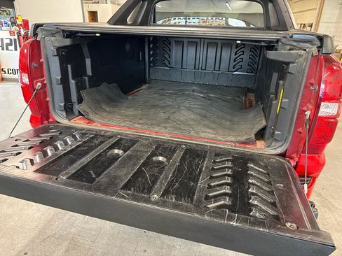 Used 2012 Chevrolet Avalanche LT AWD/4WD image 88
