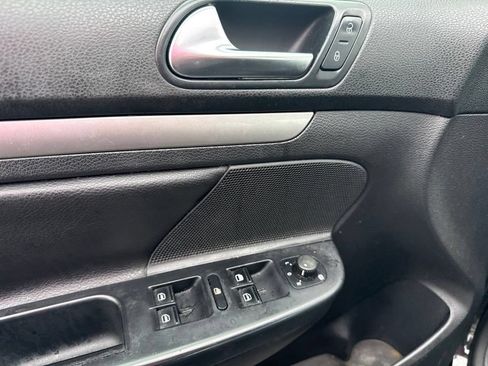 Used 2010 Volkswagen Jetta Limited Edition FWD image 8