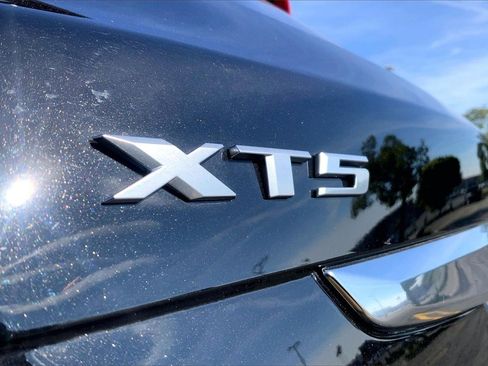 Used 2025 Cadillac XT5 Sportv image 32