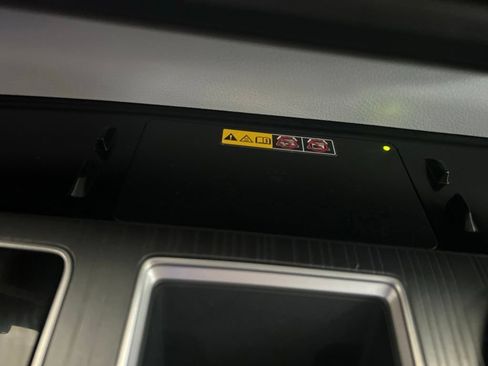 Used 2025 Toyota Sienna XLE FWD image 52