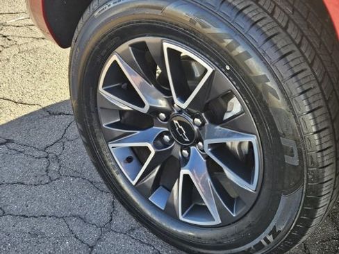 Used 2022 Chevrolet Tahoe Z71 w/ Z71 Off-Road Package image 9