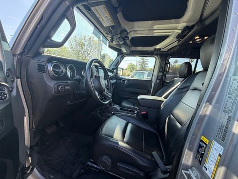 Used 2021 Jeep Wrangler Unlimited Sahara image 6