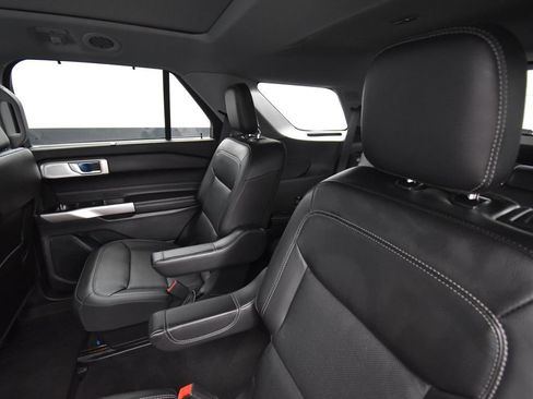 Used 2023 Ford Explorer Limited w/ Limited Technology Package AWD/4WD image 12