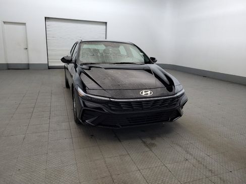 Used 2024 Hyundai Elantra SEL FWD image 14