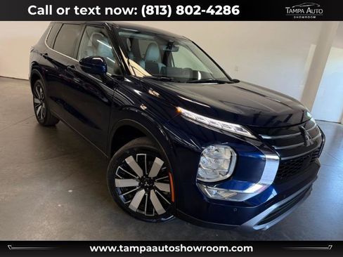 Used 2025 Mitsubishi Outlander SE FWD image 1