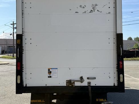 Used 2018 Chevrolet Express 3500 w/ Driver Convenience Package image 4