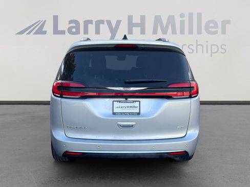 New 2026 Chrysler Pacifica Pinnacle image 4