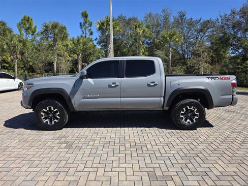 Used 2021 Toyota Tacoma TRD Off-Road w/ Technology Package image 8