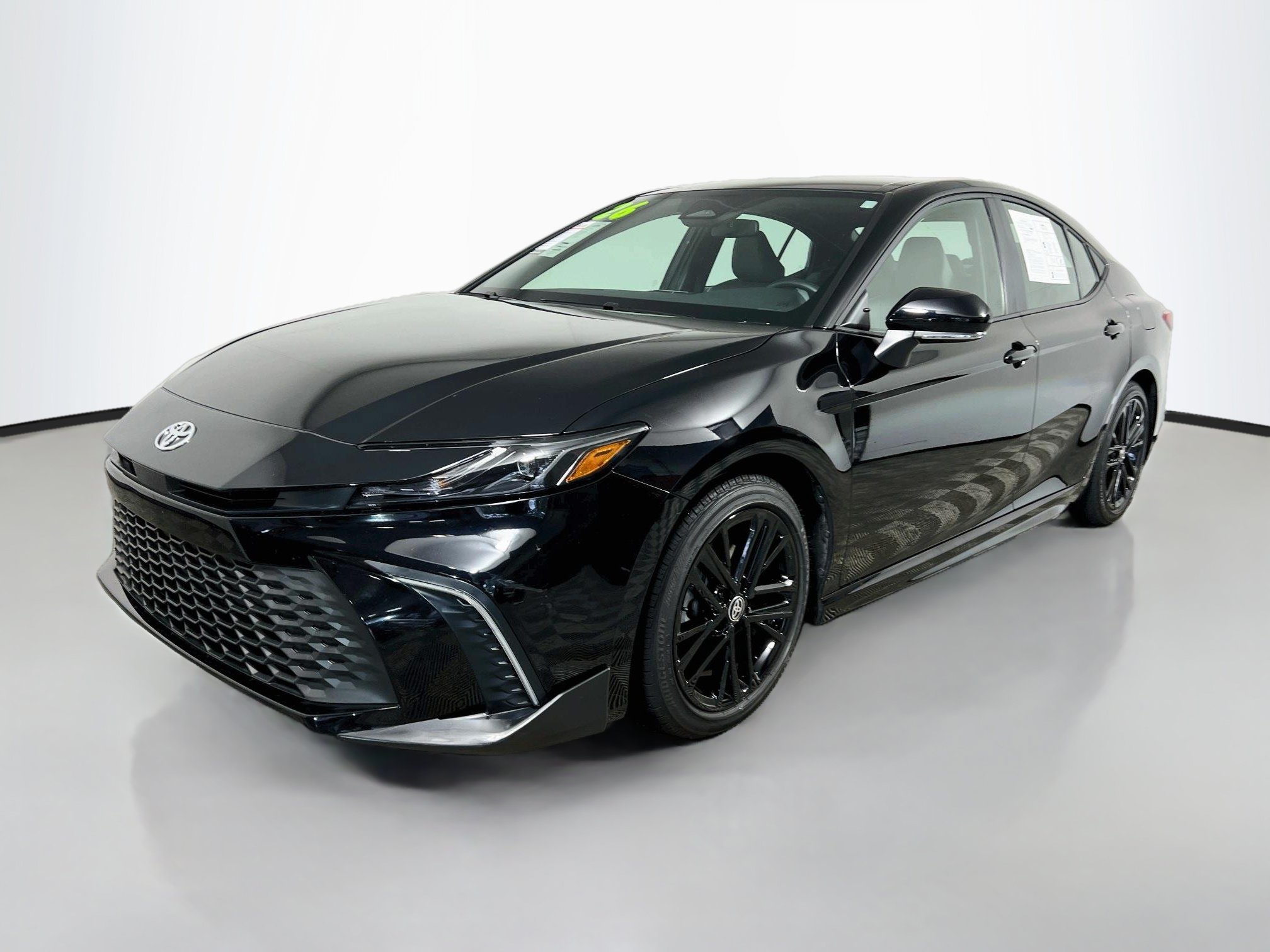 Used 2026 Toyota Camry SE FWD image 10