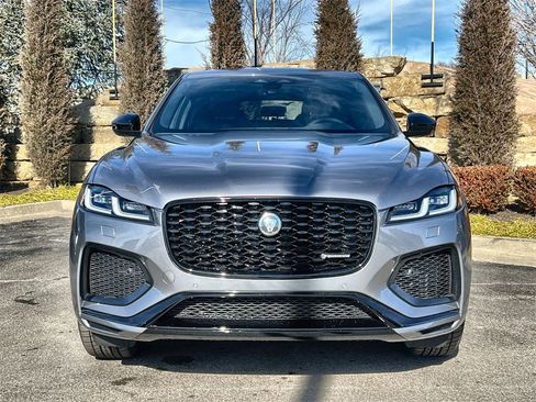 Used 2025 Jaguar F-PACE R-Dynamic S image 8