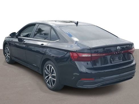 New 2026 Volkswagen Jetta SE FWD image 3