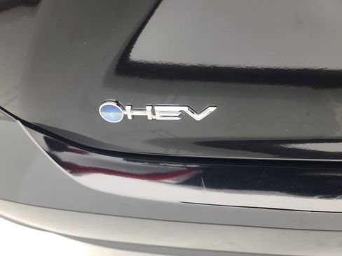 Used 2025 Toyota Camry SE image 11