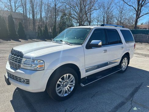 Used 2014 Lincoln Navigator 4WD image 1