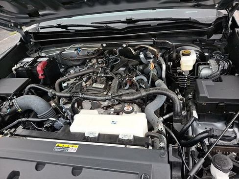 Used 2025 Toyota Tacoma SR5 AWD/4WD image 27