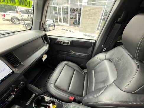 Used 2025 Ford Bronco Badlands w/ Sasquatch Package AWD/4WD image 21