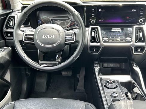 Used 2022 Kia Sorento S FWD image 24
