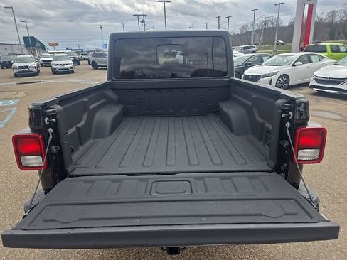 Used 2021 Jeep Gladiator Sport AWD/4WD image 40