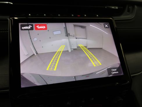 Used 2025 Jeep Grand Cherokee Limited w/ Luxury Tech Group II image 22