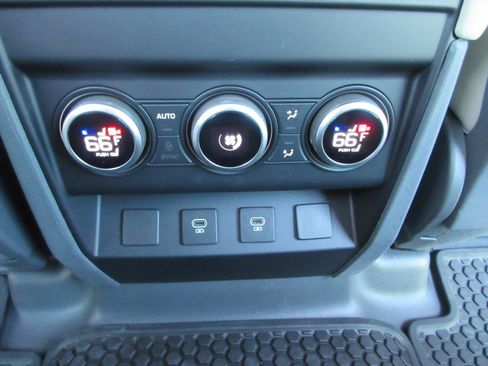 Used 2024 Land Rover Defender 110 S AWD/4WD image 43