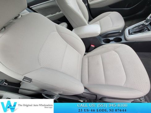 Used 2020 Hyundai Elantra SEL image 14