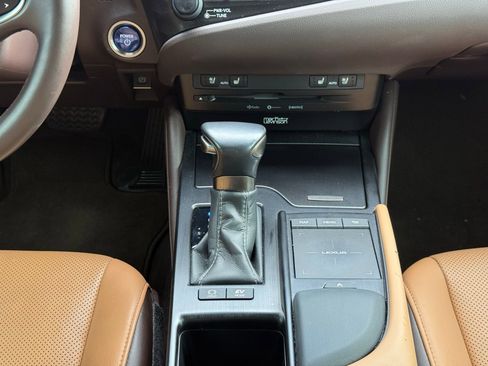 Used 2020 Lexus ES 300h w/ Premium Package FWD image 28