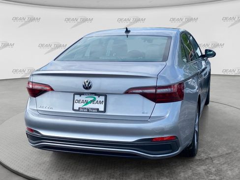 Used 2022 Volkswagen Jetta SE FWD image 8