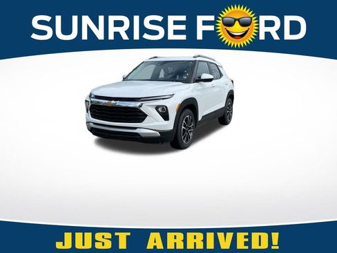 Used 2026 Chevrolet TrailBlazer LT FWD image 1