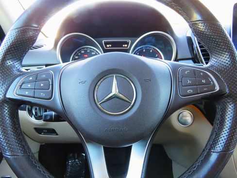 Used 2017 Mercedes-Benz GLE 350 w/ Premium 2 Package image 27