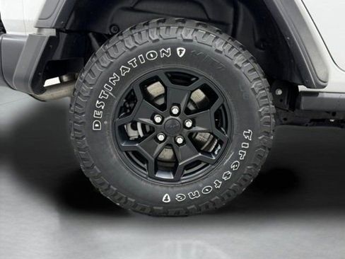Used 2023 Jeep Wrangler Unlimited w/ Cold Weather Group AWD/4WD image 32