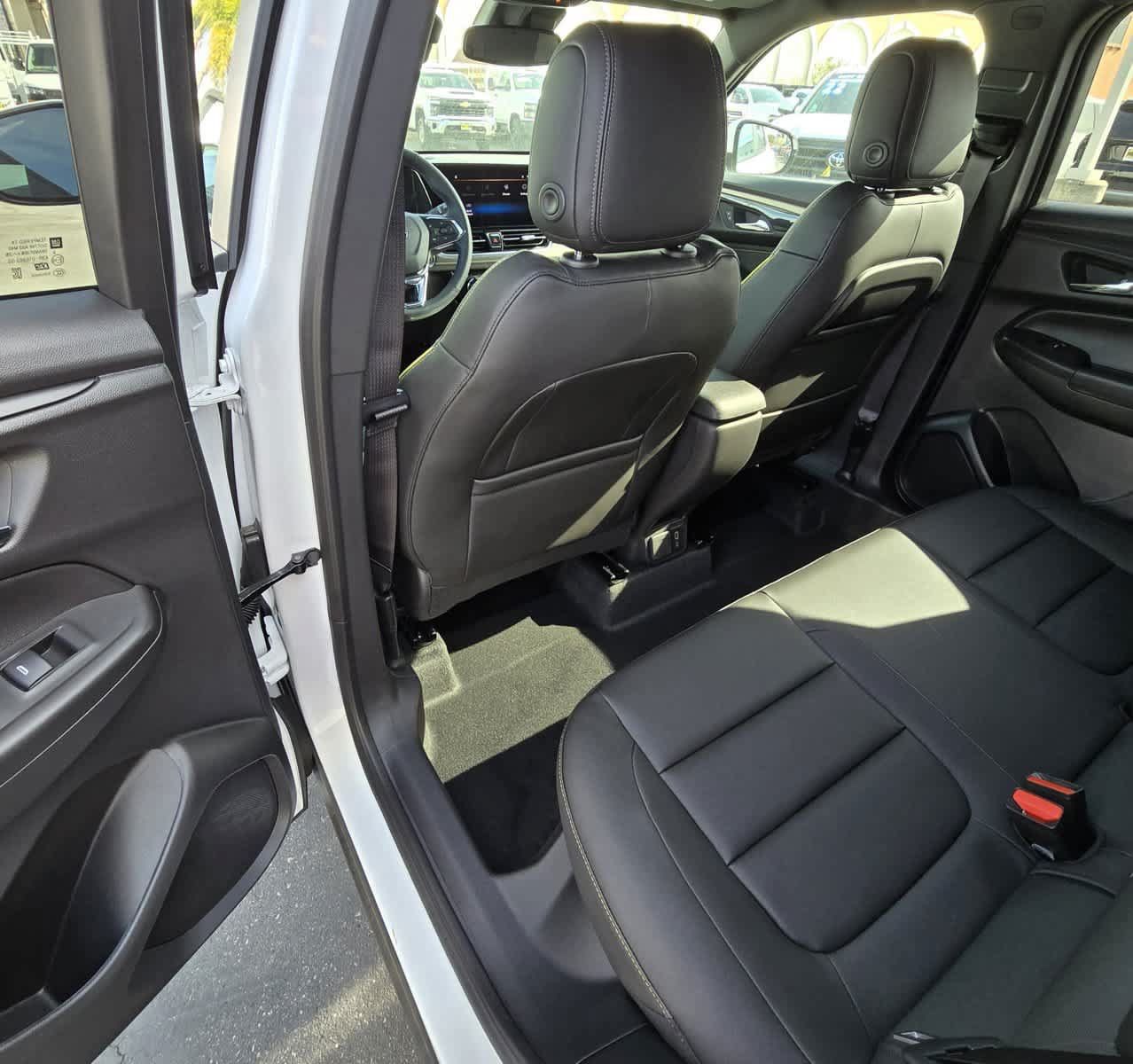 Used 2025 Chevrolet TrailBlazer ACTIV w/ Convenience Package FWD image 27