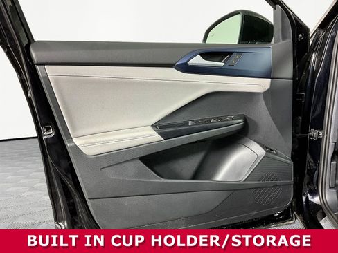 Used 2024 Volkswagen Taos SE FWD image 18