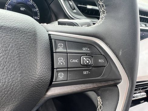 Used 2023 Jeep Grand Cherokee Limited AWD/4WD image 16