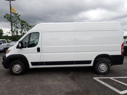Used 2024 RAM ProMaster 2500 w/ Convenience Group FWD image 2