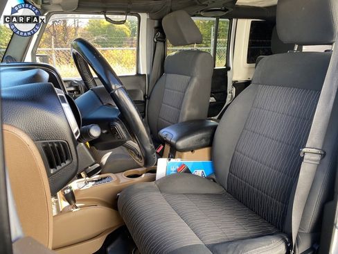 Used 2011 Jeep Wrangler Unlimited Sahara image 21