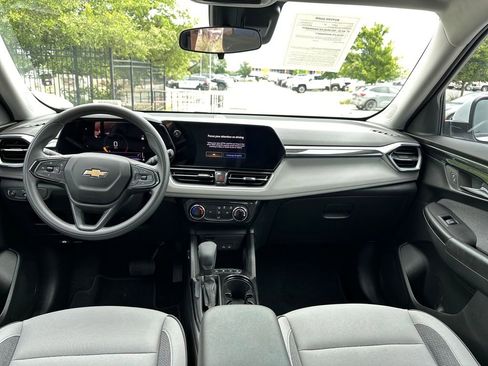 Used 2024 Chevrolet TrailBlazer LT w/ Driver Confidence Package FWD image 31
