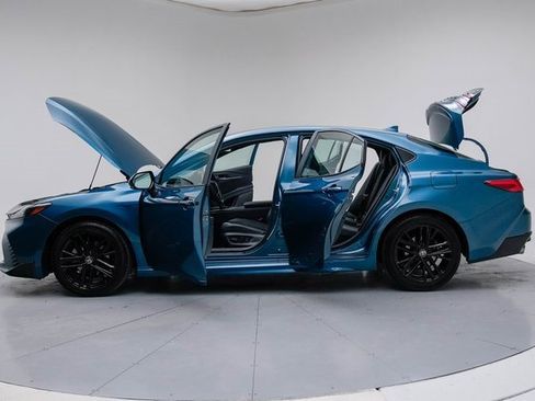 Used 2025 Toyota Camry SE image 22