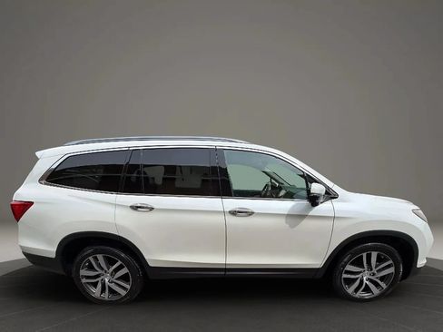 Used 2017 Honda Pilot Touring image 4