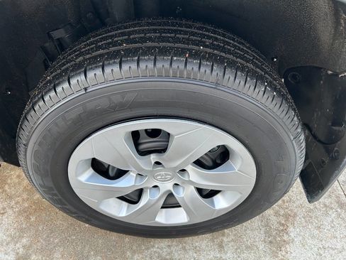 Used 2025 Toyota RAV4 LE image 6