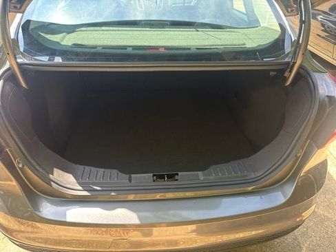 Used 2014 Ford Focus SE FWD image 20